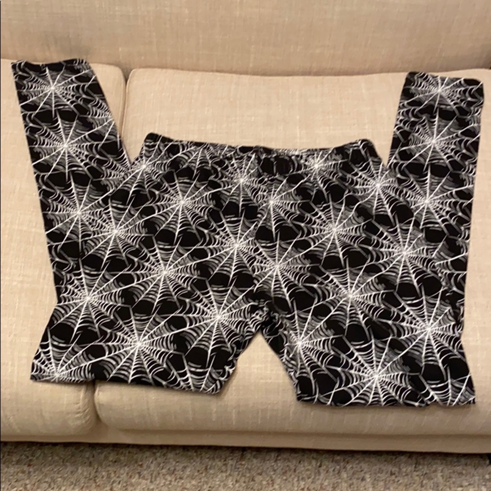No boundaries  spider web design leggings